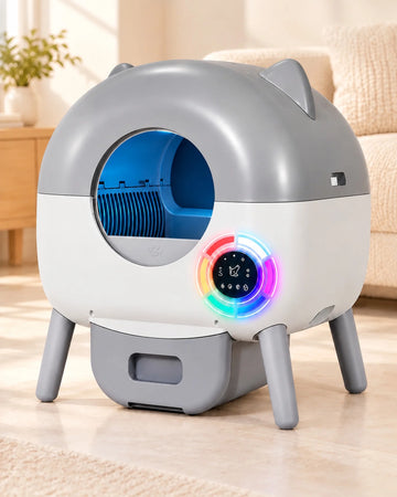 Litière automatique 66 L gris clair et blanc à oreilles, anneau lumineux, vue de face dans un salon, image générée